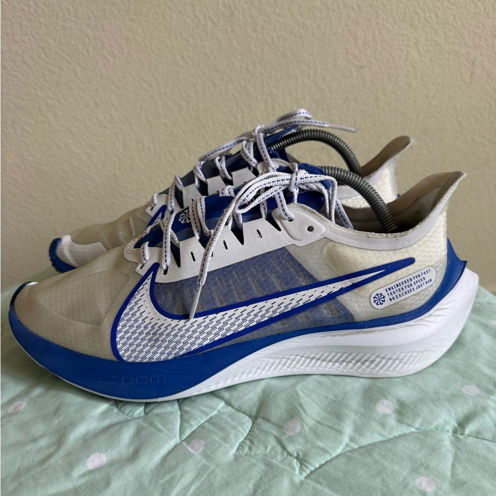 Nike Zoom Gravity Blue and White Sneakers Mens size 11
